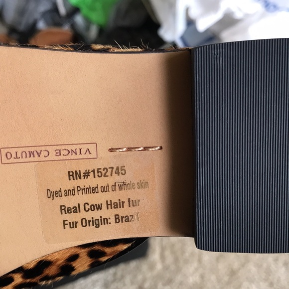 Vince Camuto chain leopard loafers size 7.5 - Picture 4 of 9